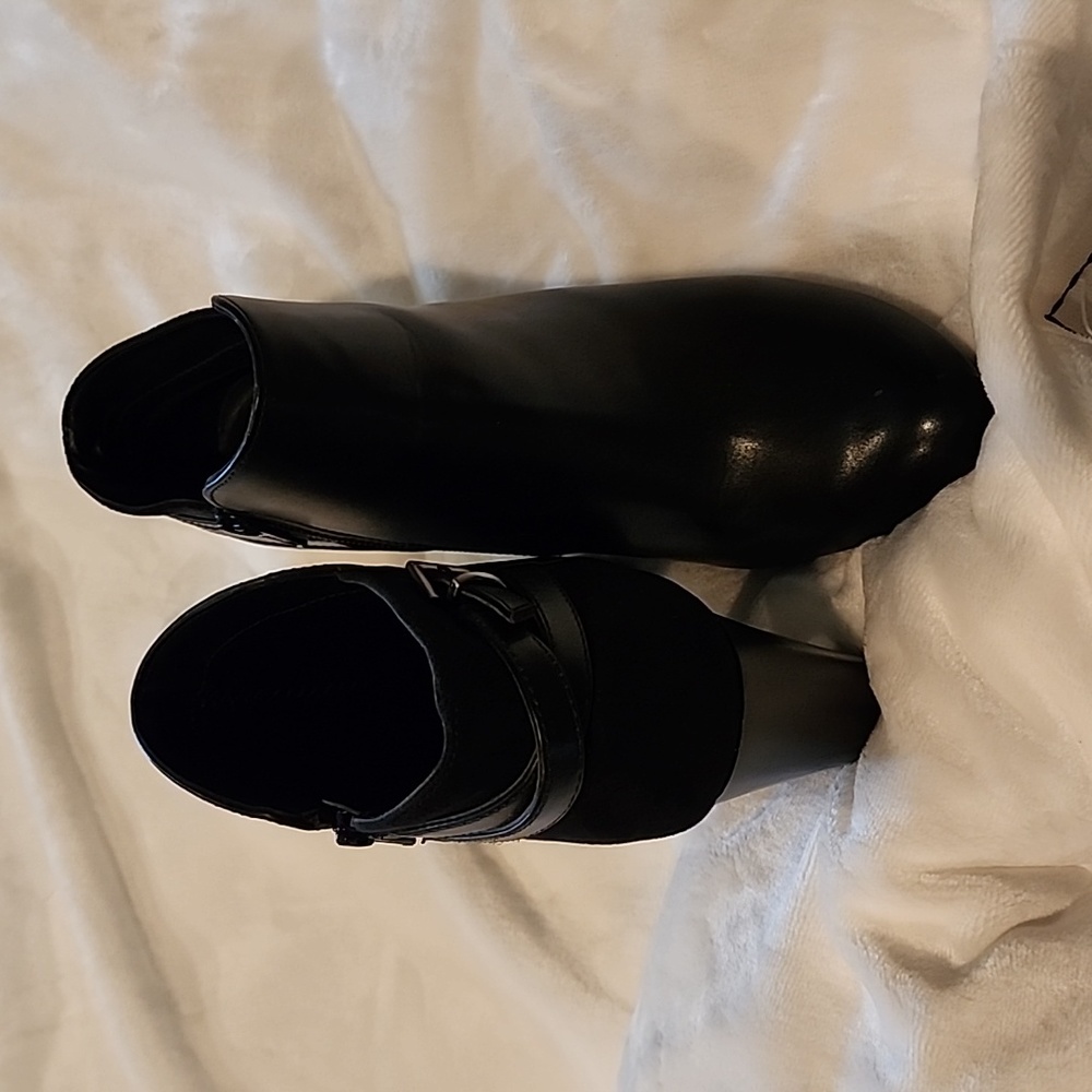 Boot - Picture 3 of 3
